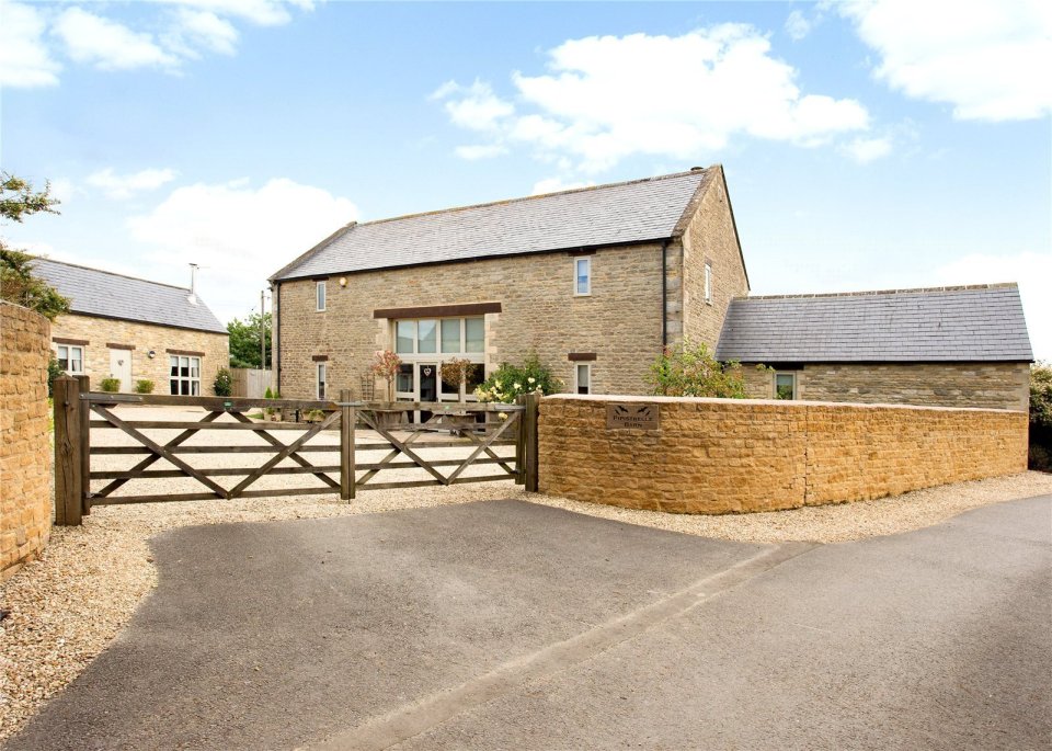 5 bedroom property for sale in Totterdown, Fairford, GL7 Guide price