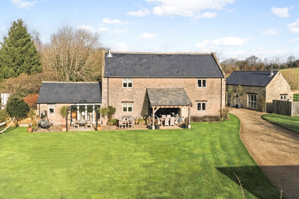 5 bedroom property for sale in Totterdown, Fairford, GL7 Guide price