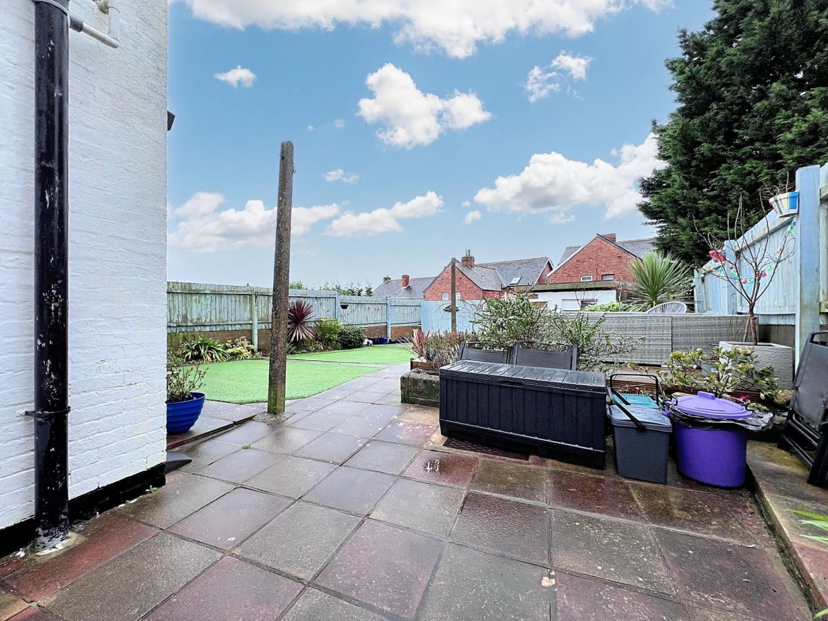 3 bedroom property for sale in Devon Avenue, Barry, CF63 £250,000