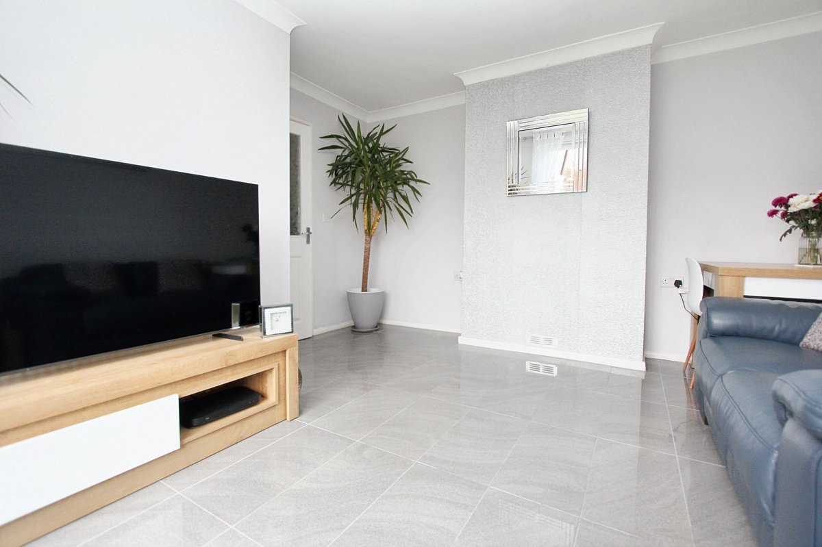 3 bedroom property for sale in Devon Avenue, Barry, CF63 £250,000