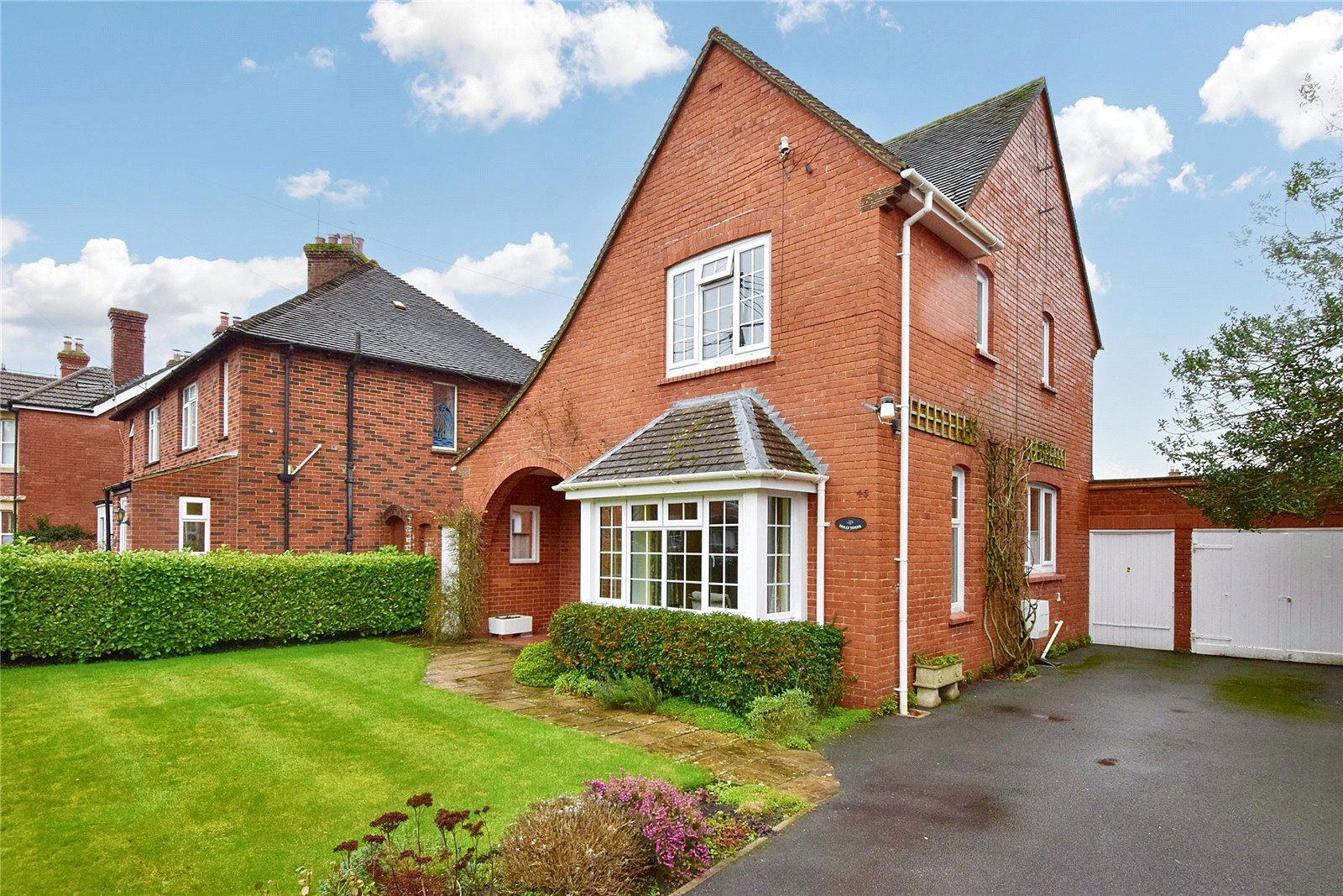 3 bedroom property for sale in Longcroft Road, Devizes, SN10 Guide