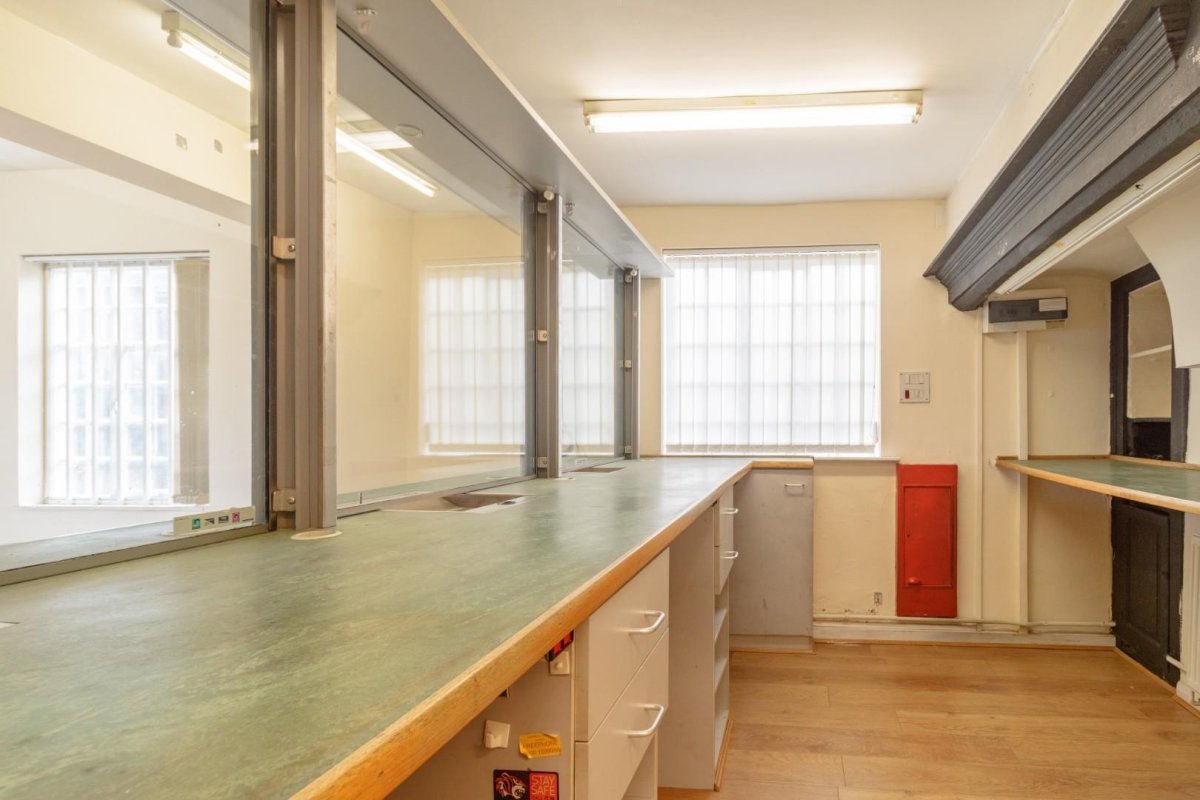 4 bedroom property for sale in High Street, Desford, Leicester Price