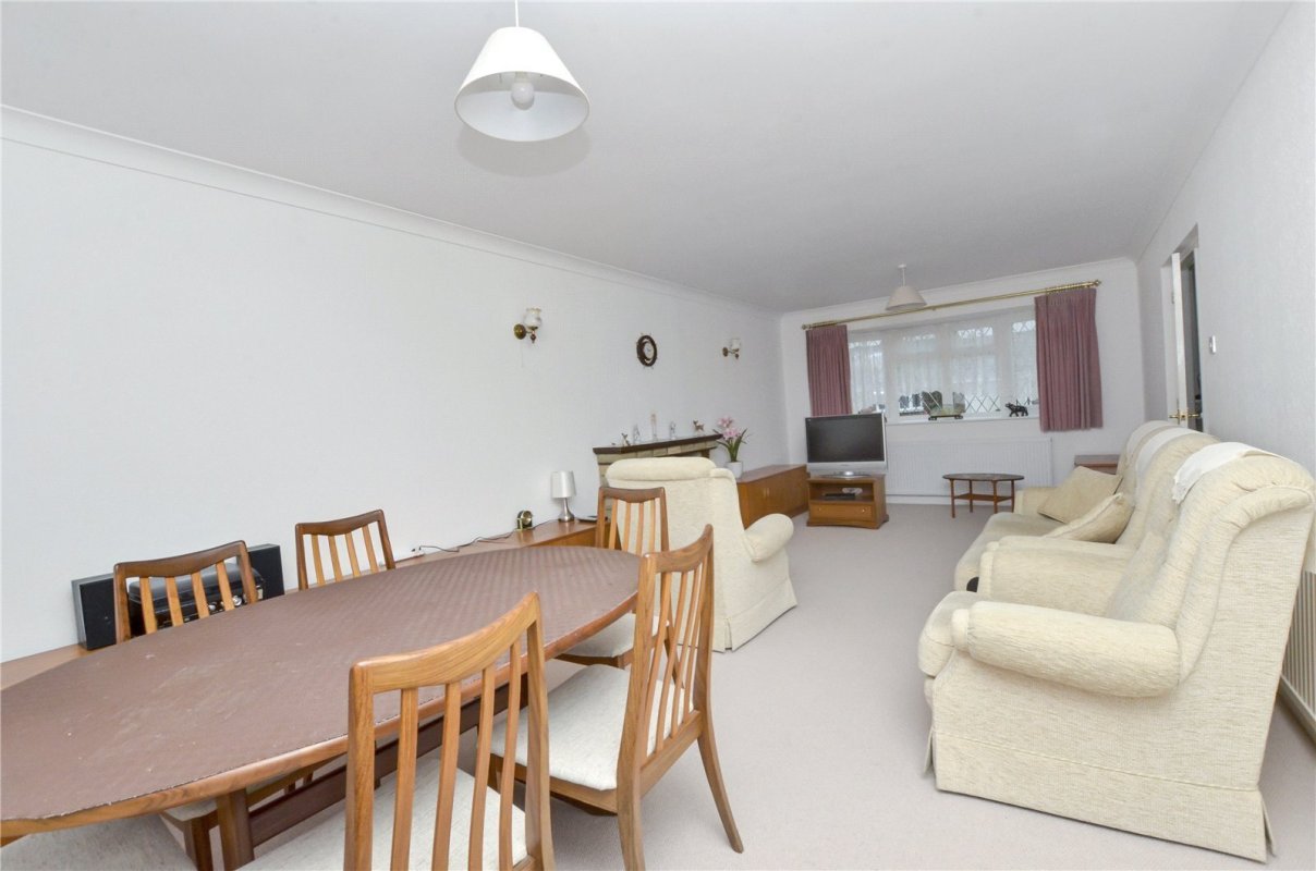 3 bedroom property for sale in Charnwood Close, West Moors, Ferndown