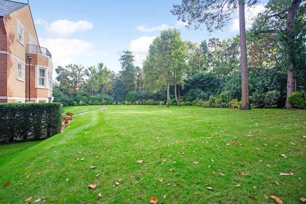 Gower Road, Weybridge, KT13 photo 15