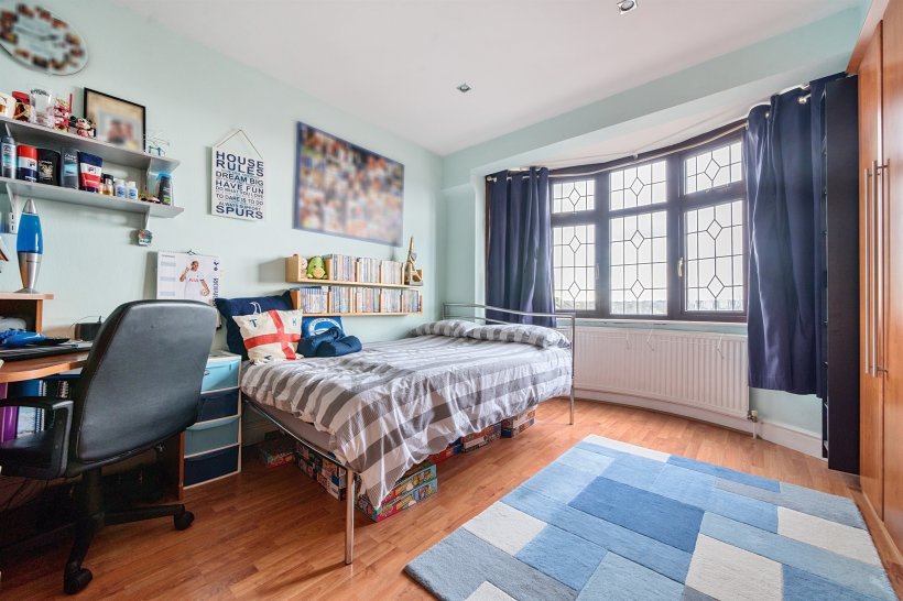 Old Park View, Enfield 4 bedroom detached house Barnfields