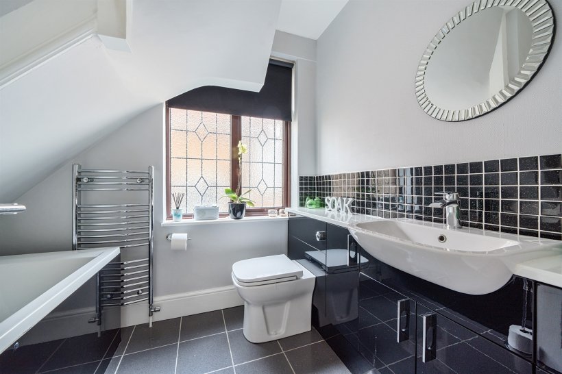 Old Park View, Enfield 4 bedroom detached house Barnfields