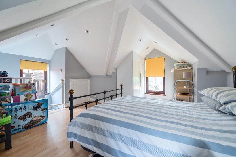 Old Park View, Enfield 4 bedroom detached house Barnfields