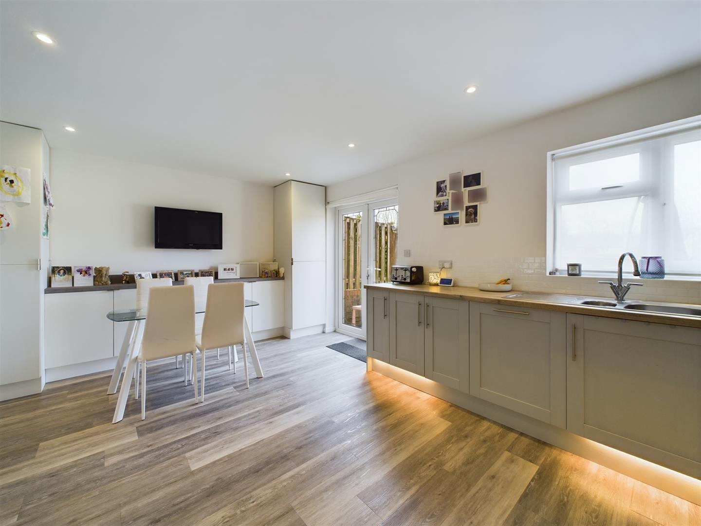 Grier Close, Ifield, Crawley Image 7