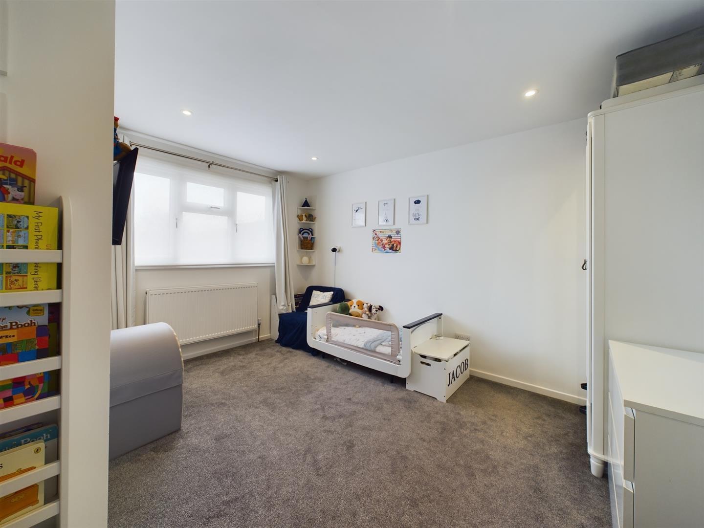 Grier Close, Ifield, Crawley Image 12