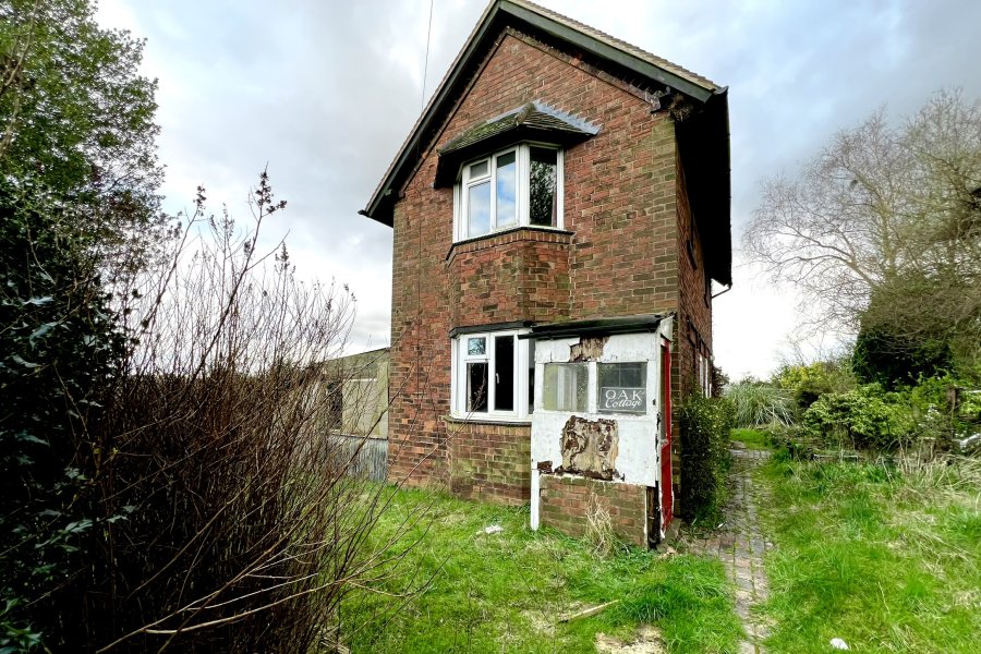 2 bedroom property for sale in Hillwood Road, Four Oaks Guide price £