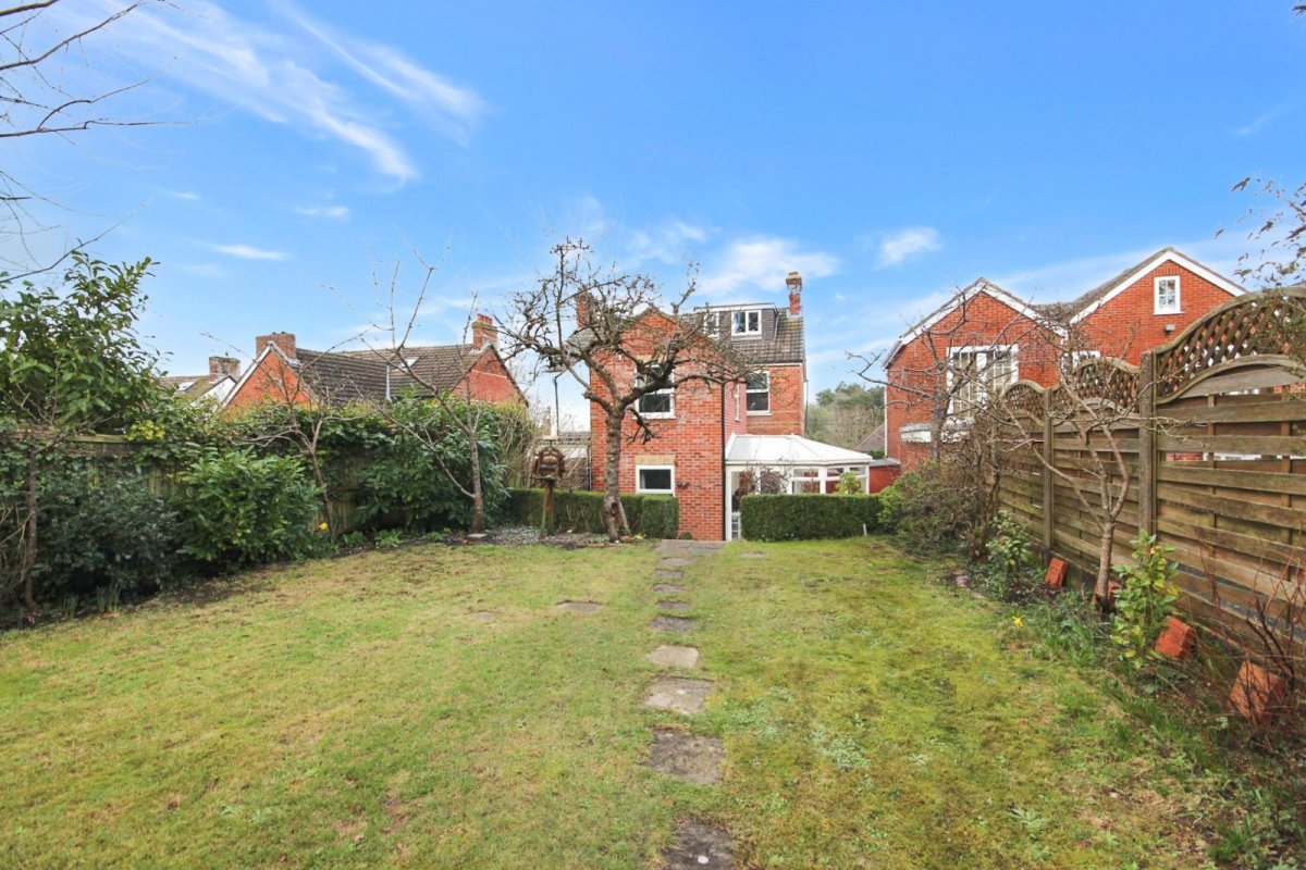 5 bedroom property for sale in Dunyeats Road, Broadstone, Dorset, BH18 £585,000