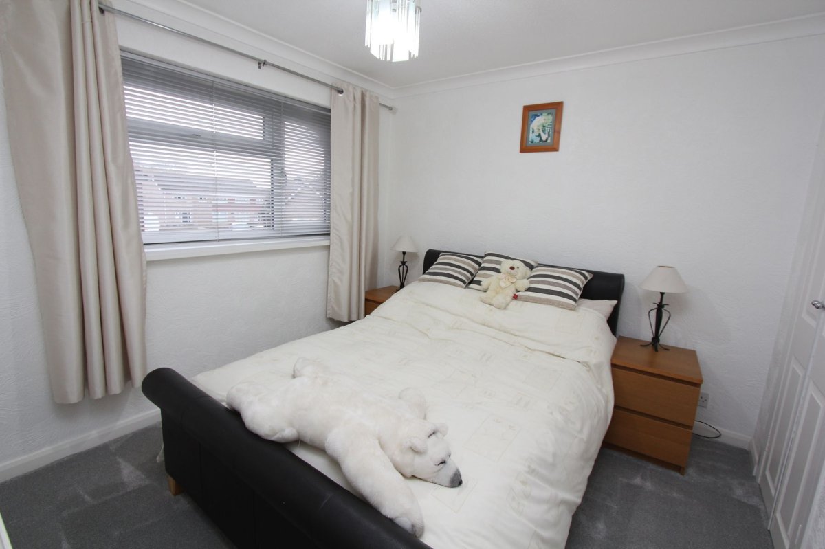 3 bedroom property for sale in Smeaton Close, Rhoose, CF62 3FU £285,000