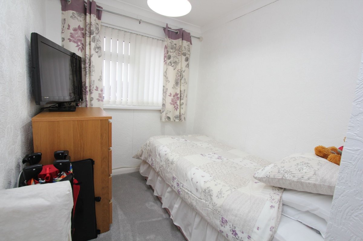 3 bedroom property for sale in Smeaton Close, Rhoose, CF62 3FU £285,000