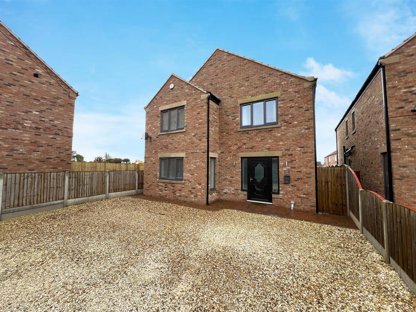 4 bedroom property for sale in High Street, Eastrington, Goole £375,000