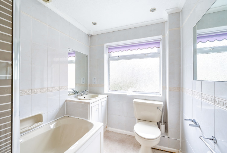 4 bedroom property for sale in Dinorben Close, Fleet, Hampshire, GU52