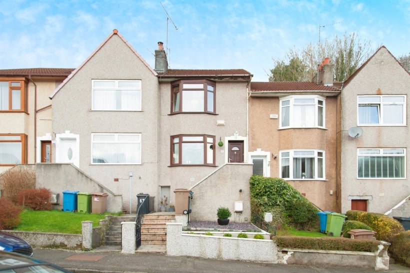 Monteith Drive, Clarkston, Glasgow 2 bedroom terraced house