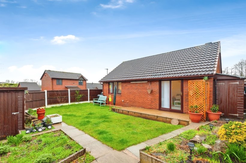 Peckforton Drive, Sutton Weaver, Runcorn 2 bedroom detached bungalow
