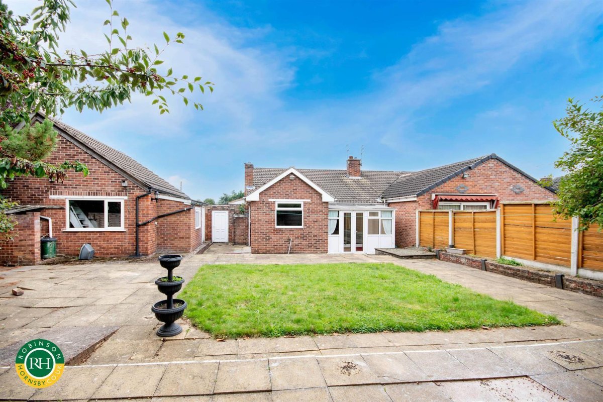 2 bedroom property for sale in Nutwell Lane, Armthorpe, Doncaster