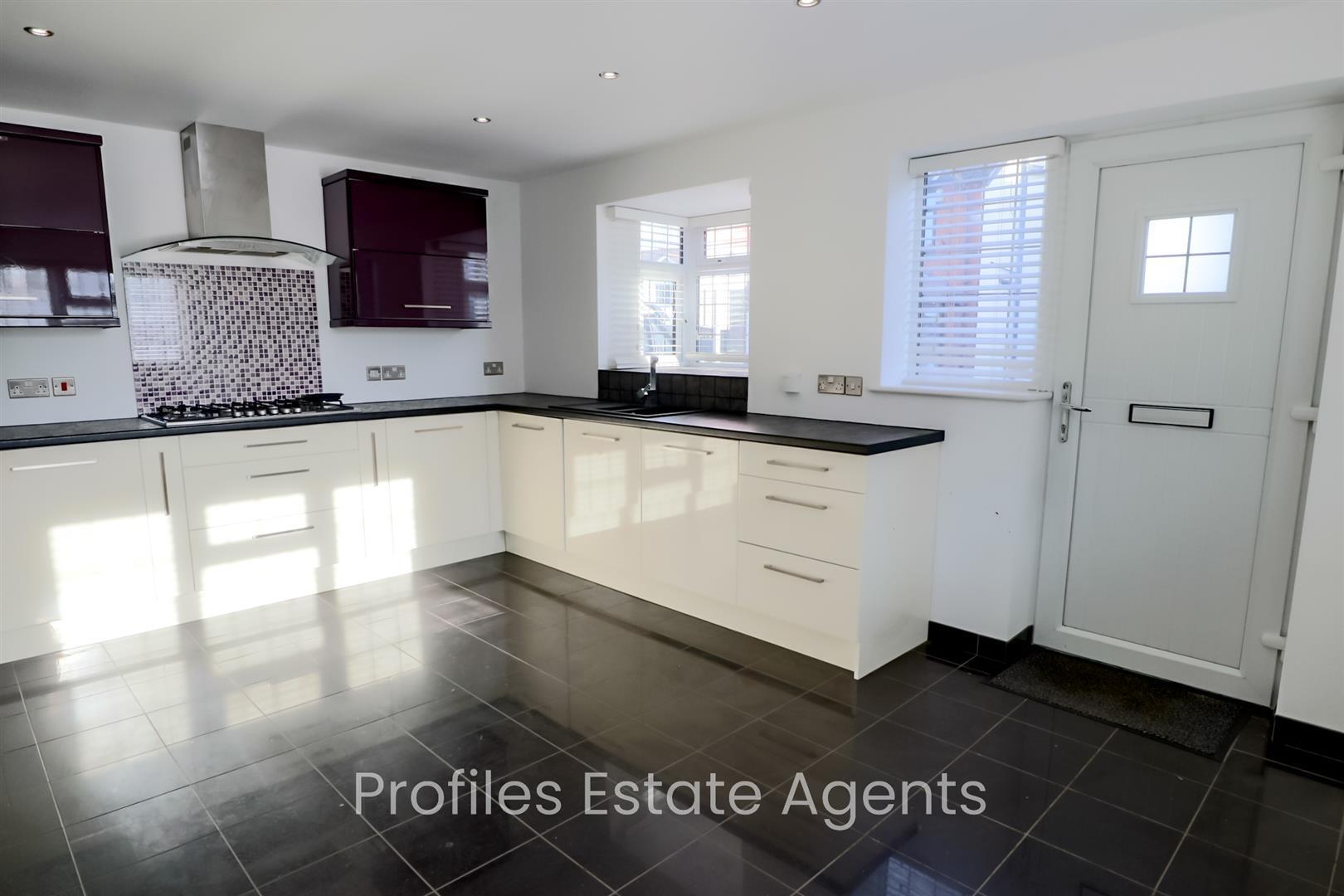 3 bedroom property for sale in Southfield Road, Hinckley £240,000