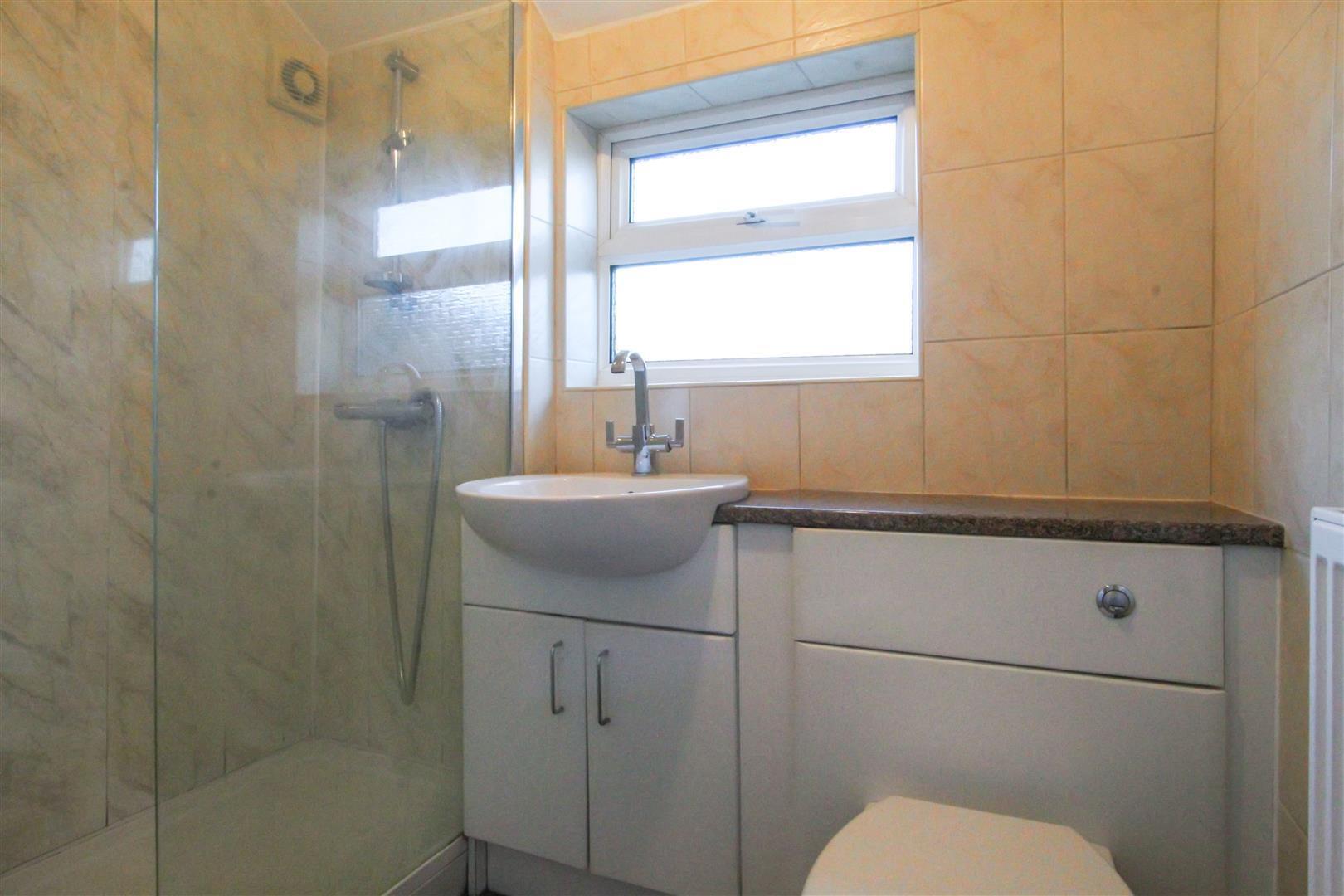 3 bedroom property for sale in Bosworth Road, Measham, Swadlincote £