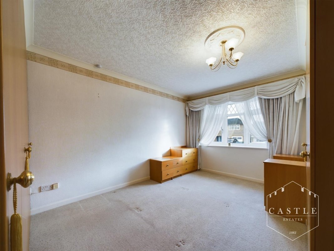 2 bedroom property for sale in Forresters Road, Burbage Offers in the