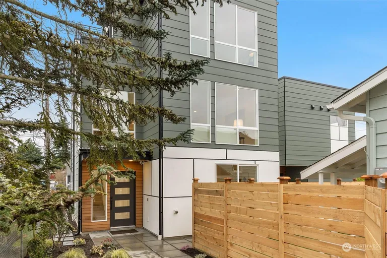 8849 30th Ave SW, Seattle, WA 98126-3714