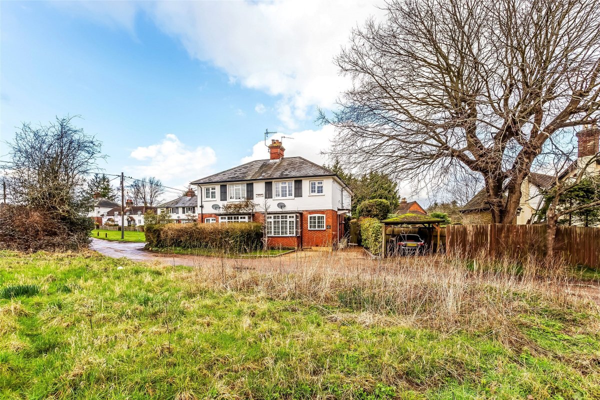 4 bedroom property for sale in Swallow Lane, Mid Holmwood, Dorking