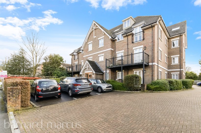 Mulgrave Road, Sutton 2 bedroom ground floor flat Barnard Marcus