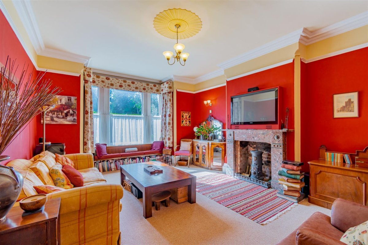 6 bedroom property for sale in Sandy Lane, Melton Mowbray Offers in