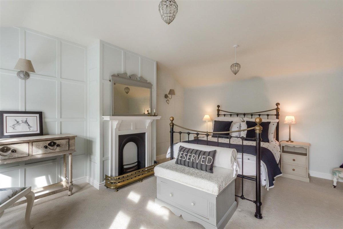 3 bedroom property for sale in New Road, Burton Lazars, Melton Mowbray