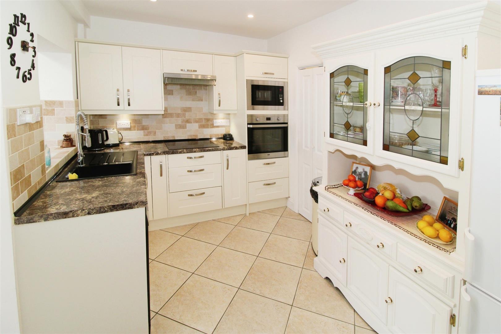 2 bedroom property for sale in Tower Road, Rugby Guide price £245,000