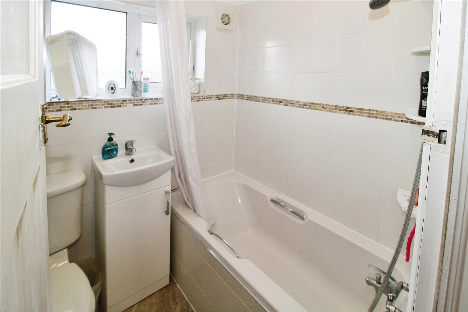 2 bedroom property for sale in Tower Road, Rugby Guide price £245,000