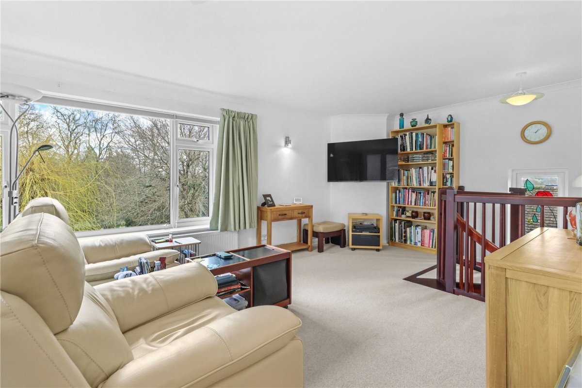 4 bedroom property for sale in New Road, Rotherfield, Crowborough, East