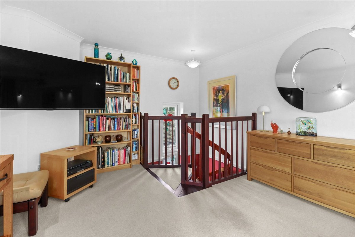 4 bedroom property for sale in New Road, Rotherfield, Crowborough, East