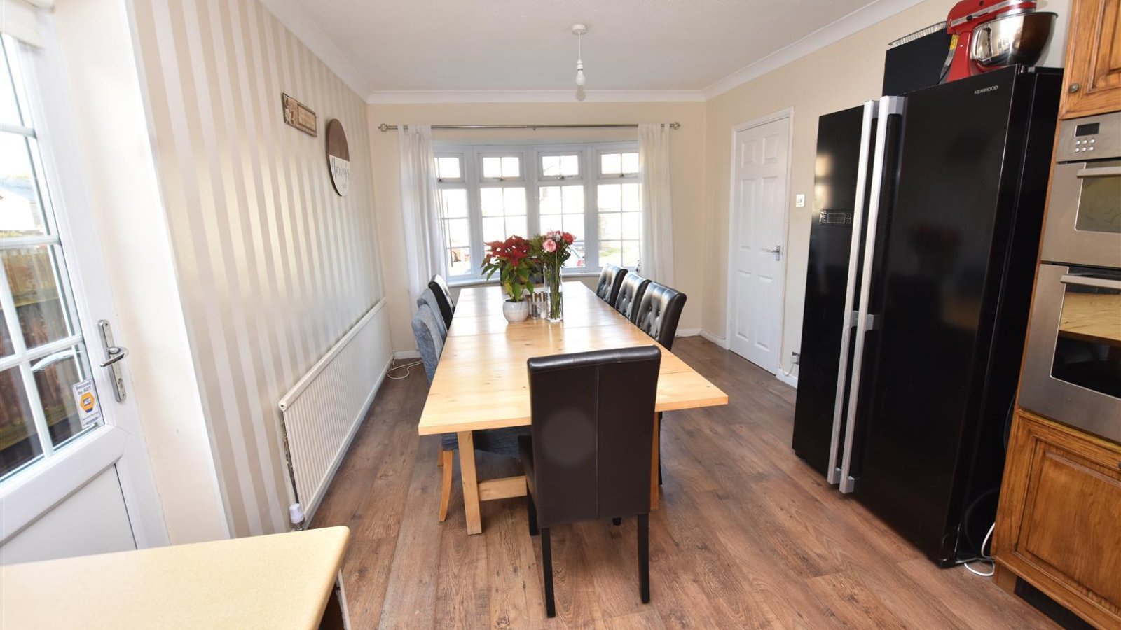 3 bedroom property for sale in Church Parade, Canvey Island Offers in