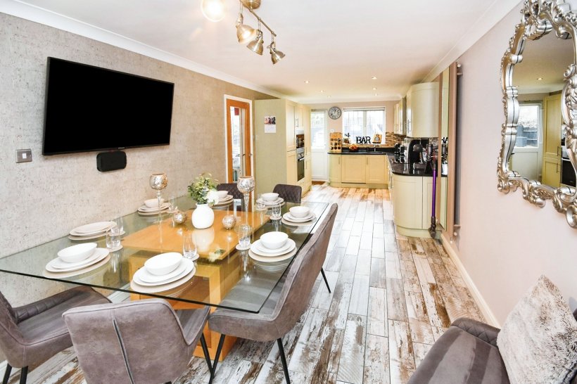 River Mead, Braintree 4 bedroom detached house William H Brown