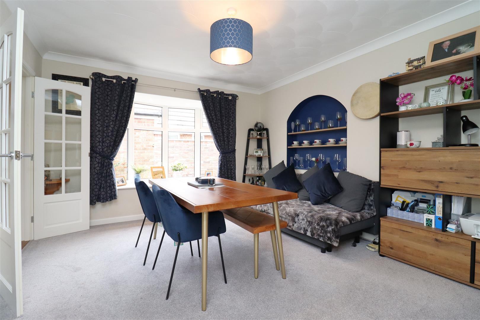 3 bedroom property for sale in Sandholme Road, Gilberdyke, Brough £