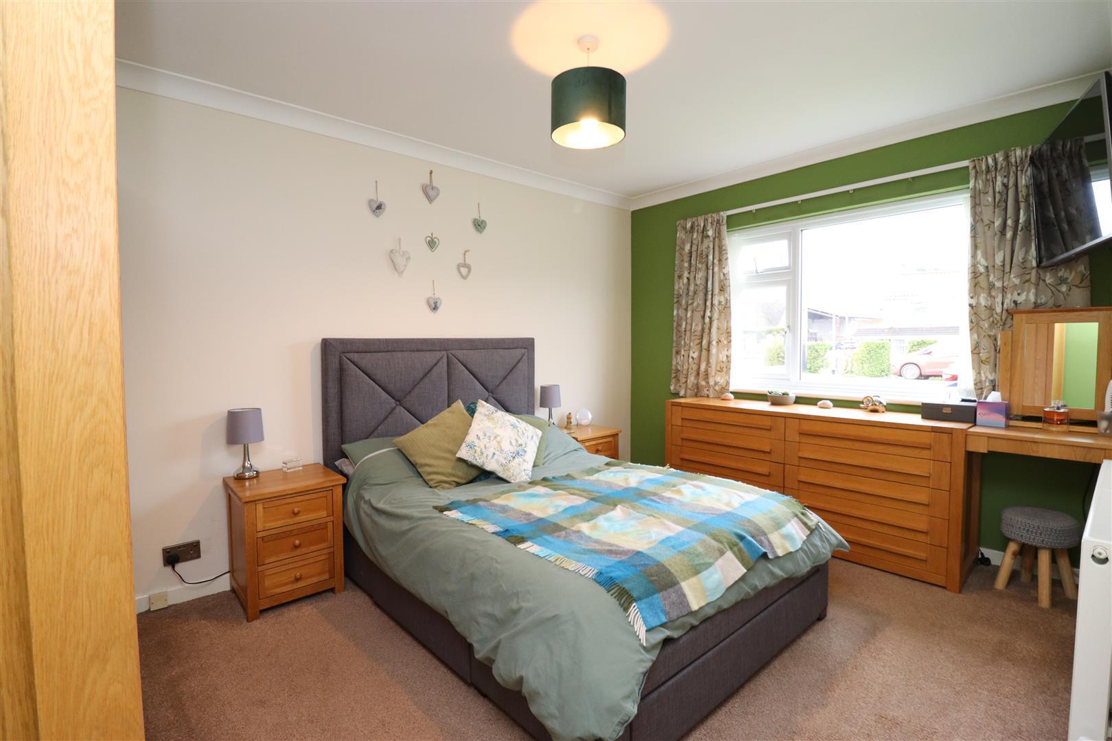 3 bedroom property for sale in Sandholme Road, Gilberdyke, Brough £
