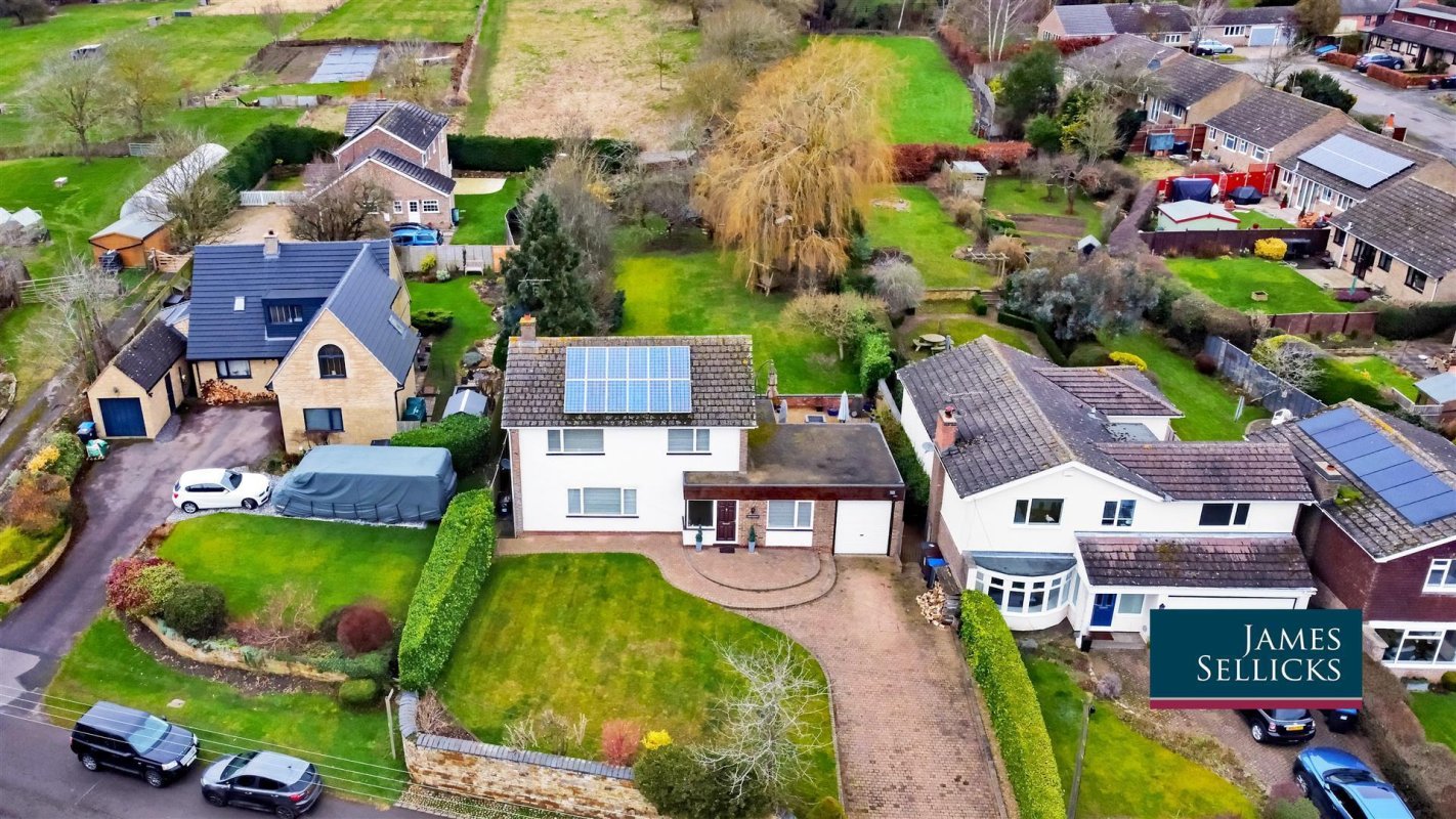 3 bedroom property for sale in Little Orchard, Clipston, Market