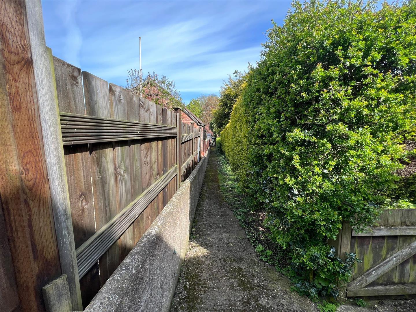 2 bedroom property for sale in Seaside Road, Aldbrough £134,000