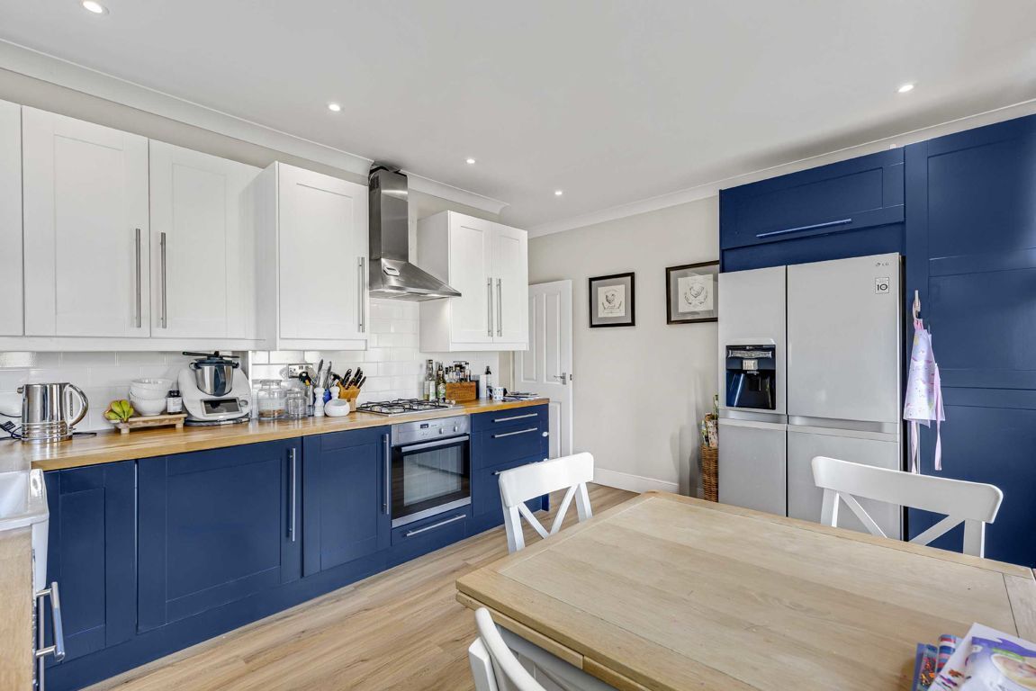 Jacksons 3 bedroom property for sale in Quinton Street, Earlsfield