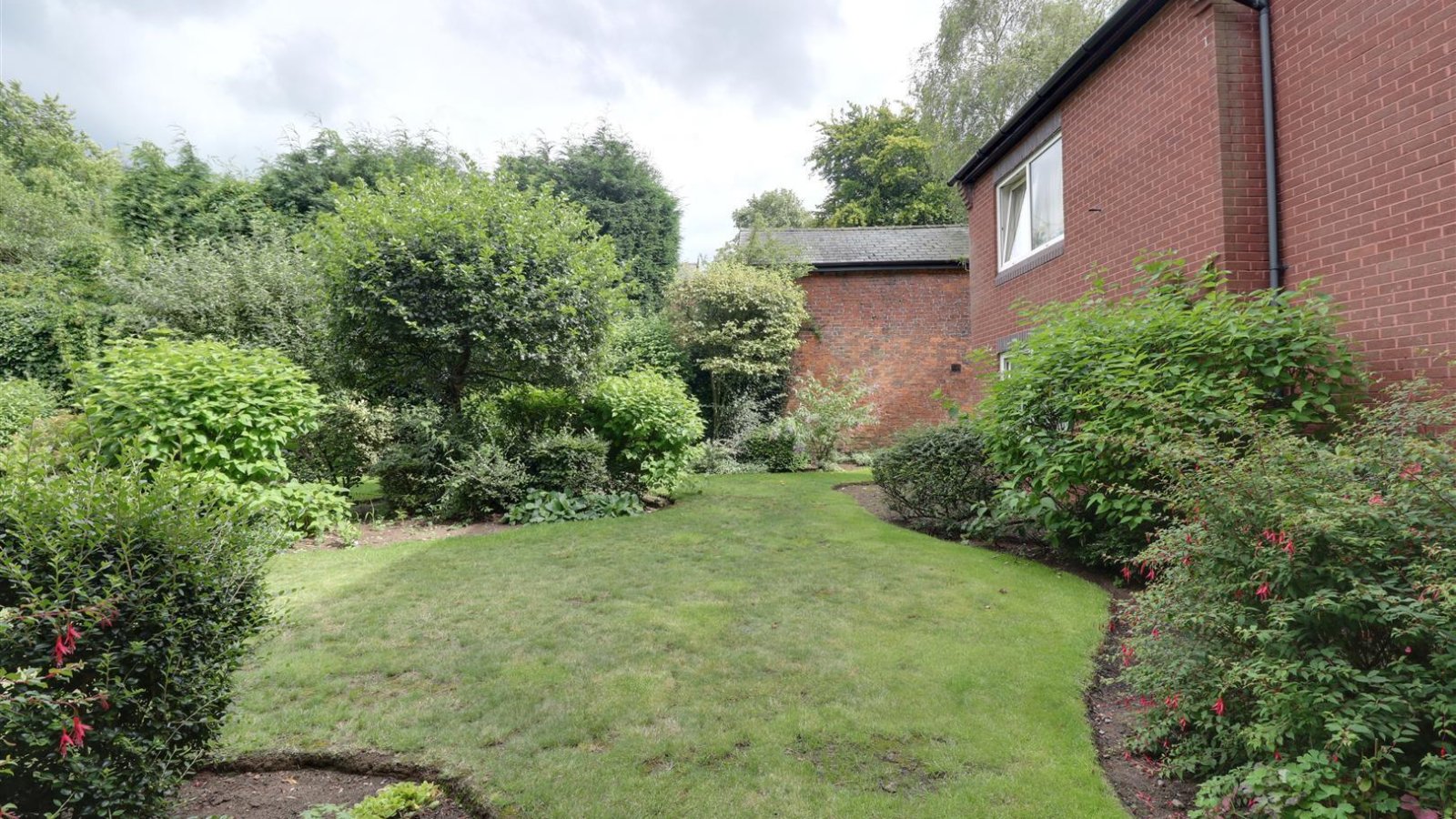 1 bedroom property for sale in Sandbach Road South, Alsager Guide