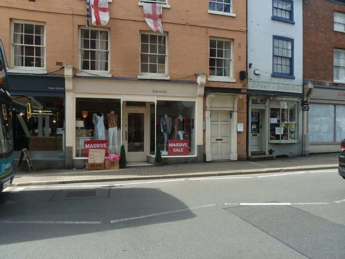 12 Market Place, Melton Mowbray. LE13 1XD
