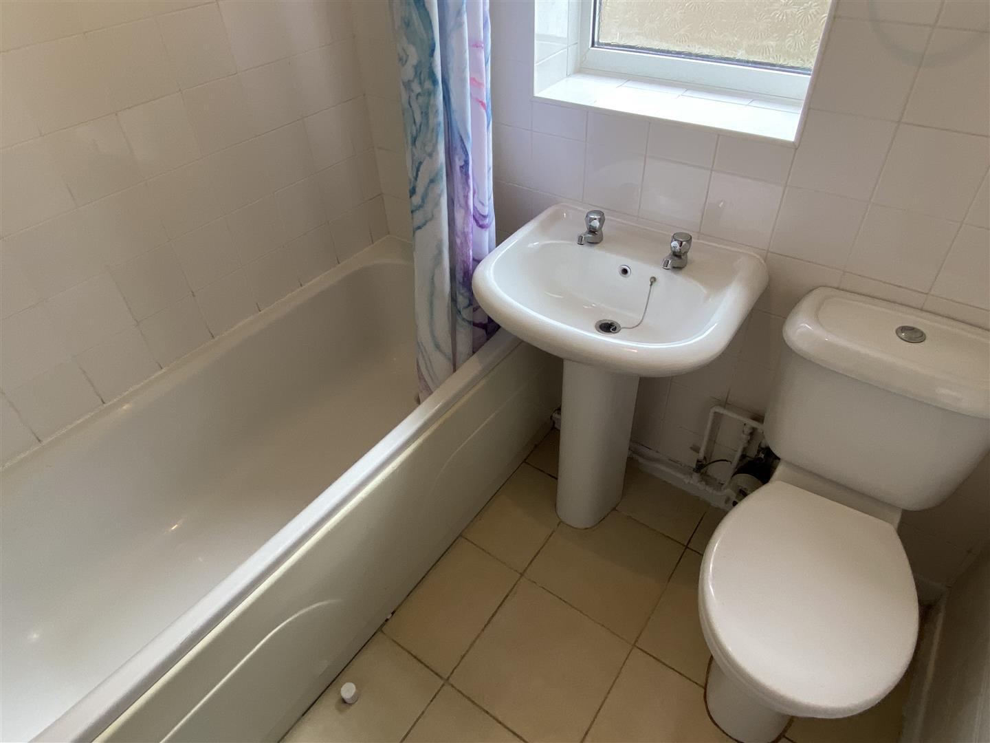 2 bedroom property for sale in Woodville Road, Hartshorne, DE11 7EX £