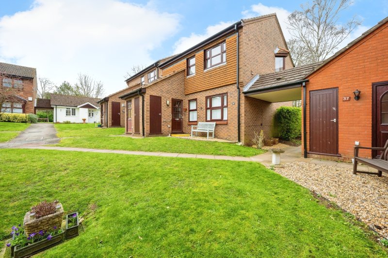 1 bedroom property for sale in Preston Close, Ampthill, Bedford