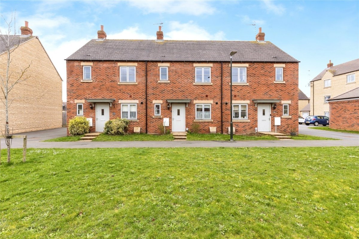 2 bedroom property for sale in Cornflower Road, MoretoninMarsh