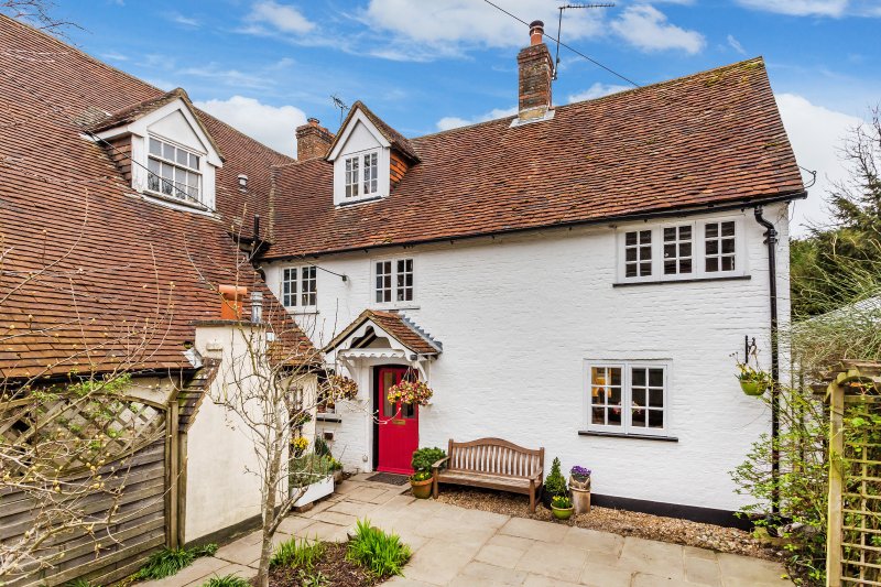 4 bedroom property for sale in Holybourne, Alton, GU34 Guide price £