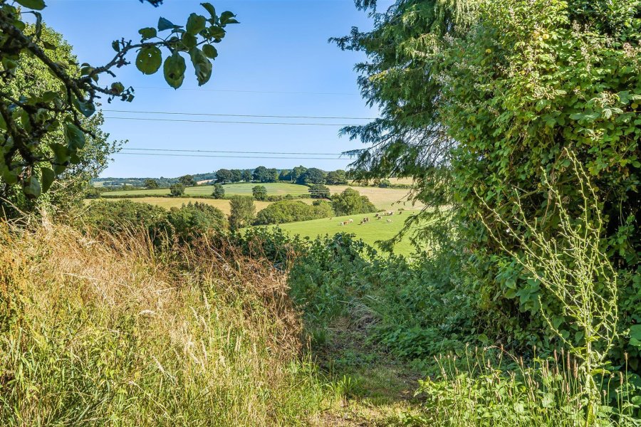 Stags 3 bedroom property for sale in Greenham, Wellington