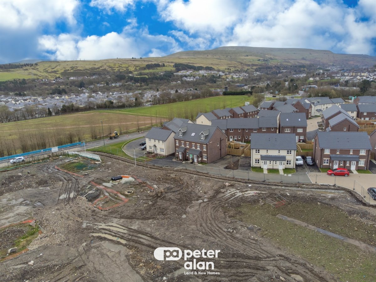 3 bedroom property for sale in WaunYPound Road, Ebbw Vale £209,995