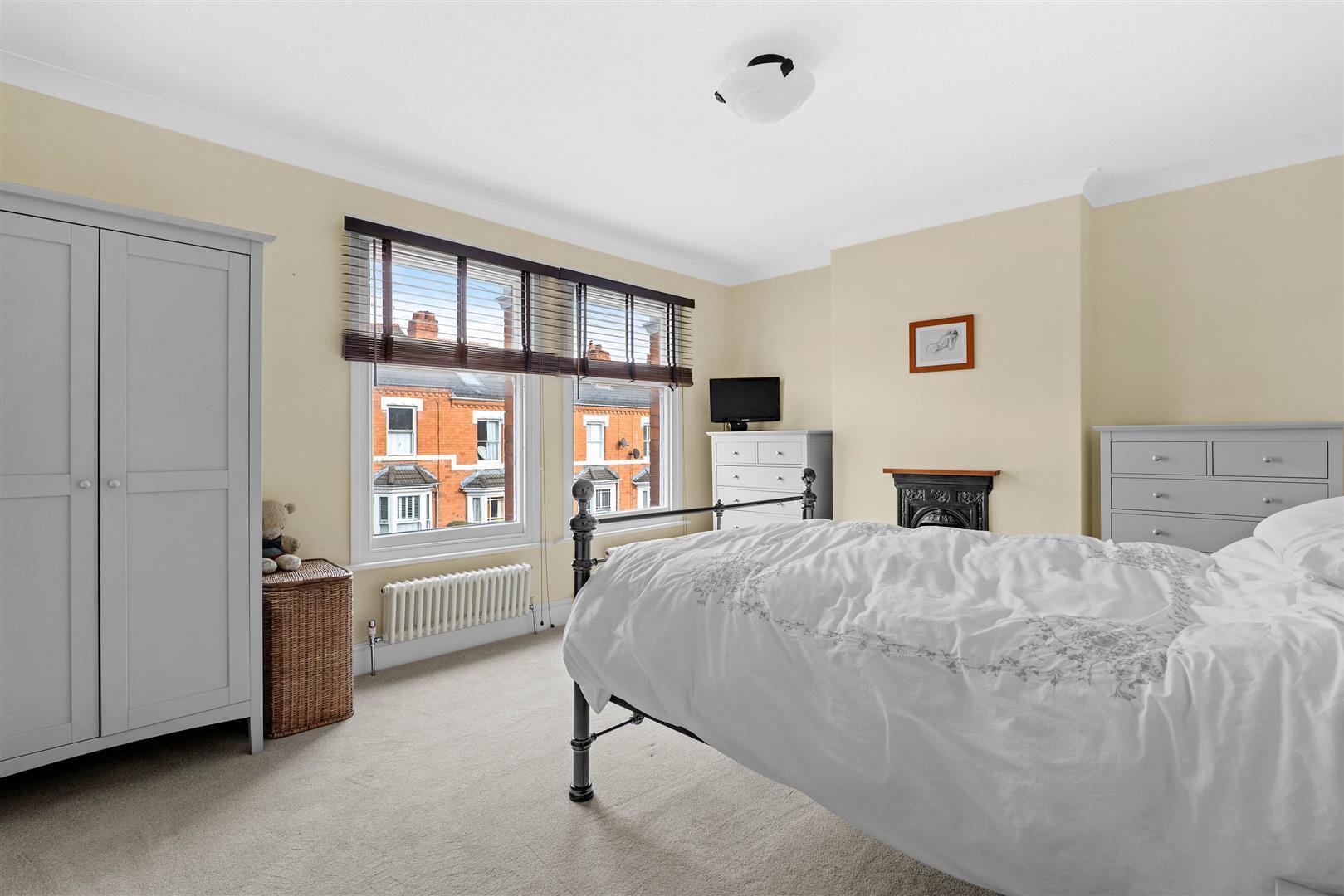 2 bedroom property for sale in Woolhope Road, Worcester Offers over £